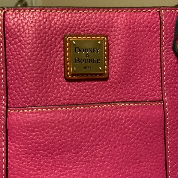 NWT Dooney & Bourke pebble leather magenta purse shoulder bag medium size - Picture 7 of 15